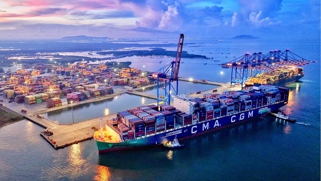 Cảng nước sâu Gemalink (Cái Mép) đón siêu tàu mẹ CMA CGM — 